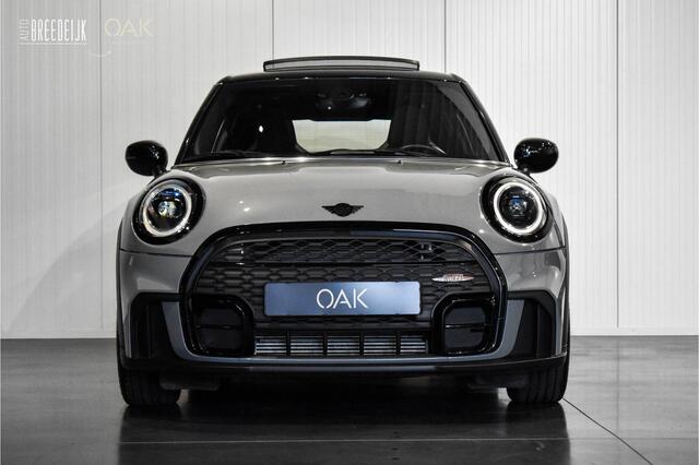 Mini John Cooper Works Mini 1.5 Aut. | JCW-Trim | Navigatie | Panorama | Head-Up | Camera | 17"LM | 5-Deurs | Moonwalk Grey