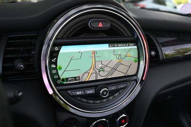 Mini John Cooper Works Cabrio JCW Automaat / Achteruitrijcamera / Comfort Access / Stoelverwarming / JCW Sport stoel / LED / Park Assistant / Harman-Kardon / Navigatie