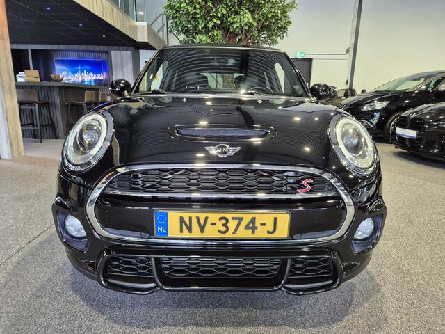 Mini John Cooper Works Mini 2.0 S JCW Serious Volleder | 18" | Navi | Sensoren v+a | Clima | Keyless