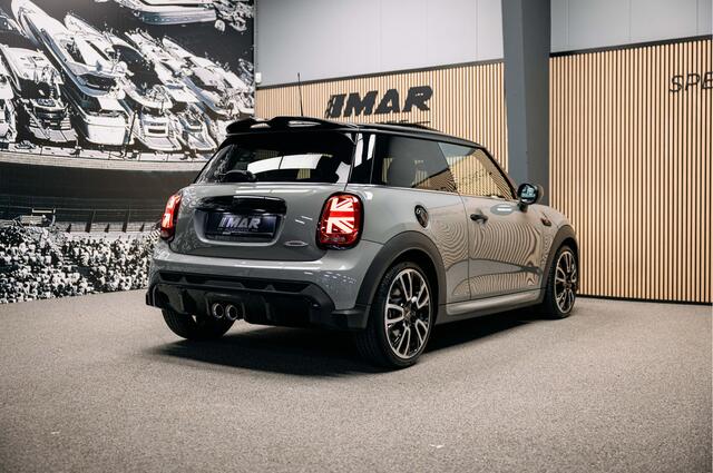 Mini John Cooper Works Mini 2.0 JCW Pack | Head-up | Stoelverwarming | Pano | Leder |