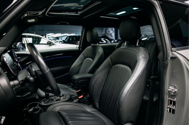 Mini John Cooper Works Mini 2.0 JCW Pack | Head-up | Stoelverwarming | Pano | Leder |