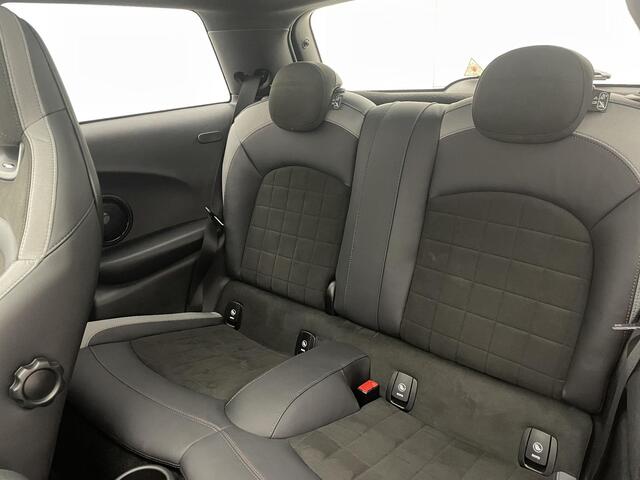 Mini John Cooper Works Mini 2.0 Chili / dealer onderhouden / JCW 231 PK / Head up / Harman Kardon Audio / Panoramadak / Alarm klasse 3 / Stoelverwarming /