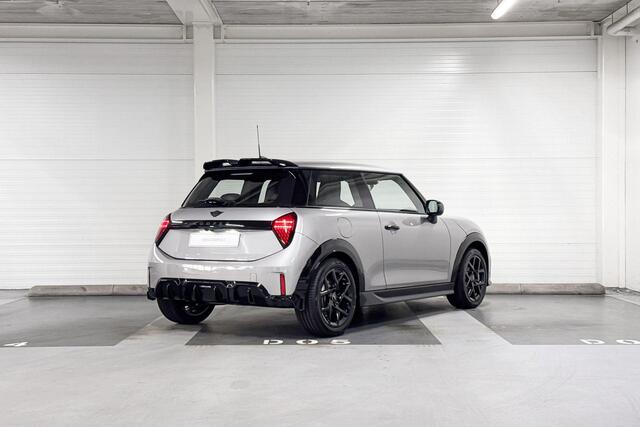 Mini John Cooper Works 3-deurs C Cooper | John Cooper Works uitvoering | 17" JCW Sprint Spoke Black