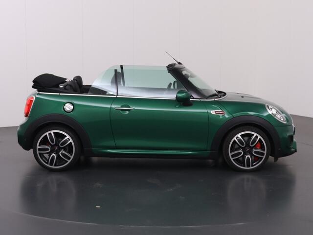 Mini John Cooper Works Mini Cabrio 2.0 Chili | 231pk | Harman/Kardon | Adaptieve Cruise Control | Sfeerverlichting | Sportstoelen | Union Jack Achterlichten | HUD | Groot Navigatie |