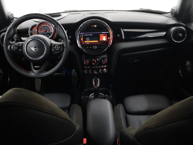 Mini John Cooper Works Mini Cabrio 2.0 Chili | 231pk | Harman/Kardon | Adaptieve Cruise Control | Sfeerverlichting | Sportstoelen | Union Jack Achterlichten | HUD | Groot Navigatie |