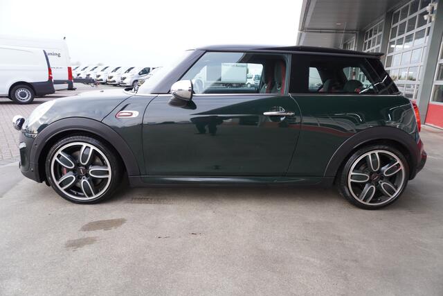 Mini John Cooper Works Mini 2.0 232PK Chili Automaat Nr. V248 | Airco | Adaptive Cruise | Navi | Panorama dak