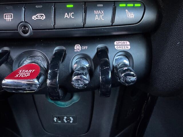 Mini John Cooper Works Mini Cabrio 2.0 S 192Pk JCW AUTOMAAT XENON UNION JACK NAVI ECC 96000KM!!!