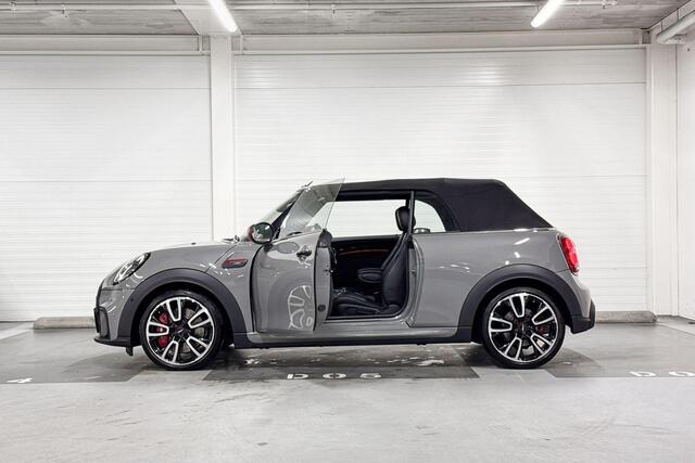 Mini John Cooper Works Cabrio | Harman Kardon | Head-Up Display | Adaptieve Cruise Control | 18" JCW Circuit Spoke