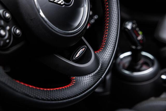 Mini John Cooper Works Mini Cabrio 2.0 Chili | 231pk | Harman/Kardon | Adaptieve Cruise Control | Sfeerverlichting | Sportstoelen | Union Jack Achterlichten | HUD | Groot Navigatie |