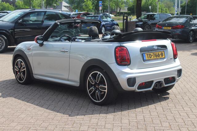 Mini John Cooper Works Mini Cabrio 2.0 Chili / Full options / Camera / JCW Package / Head-up display / DAB / Harman Kardon