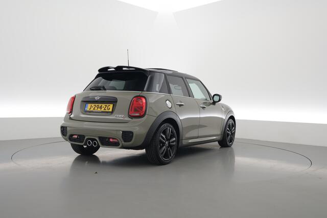 Mini John Cooper Works Mini 2.0 S Hammersmith JCW (Orig. NL) | Pano | HUD | Harman Kardon | Adapt. Cruise | Stoelverw. | Leder | PDC | Nav + App.connect | V