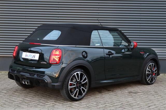 Mini John Cooper Works Mini Cabrio 2.0 231PK JCW Pack Chester Leder/Camera/Keyless/Head-up/HK/Navi+/ACC/Virtual Cockpit/18"