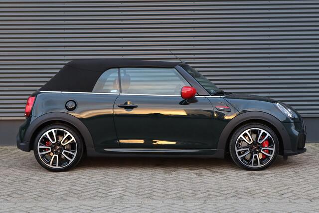 Mini John Cooper Works Mini Cabrio 2.0 231PK JCW Pack Chester Leder/Camera/Keyless/Head-up/HK/Navi+/ACC/Virtual Cockpit/18"