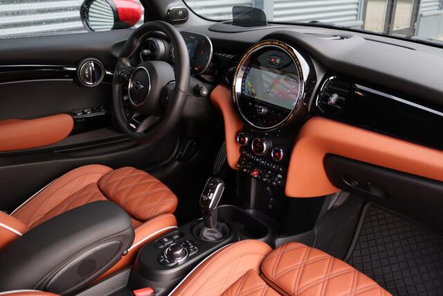 Mini John Cooper Works Mini Cabrio 2.0 231PK JCW Pack Chester Leder/Camera/Keyless/Head-up/HK/Navi+/ACC/Virtual Cockpit/18"