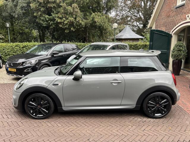 Mini John Cooper Works Mini 1.5 JCW Pack, Navi, Carplay, Sportstoelen, NL-auto
