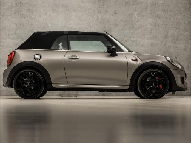 Mini John Cooper Works Mini Cabrio 2.0 Chili 232Pk Automaat (GROOT NAVI, HEAD-UP DISPLAY, HARMAN/KARDON, CAMERA, STOELVERWARMING, KEYLESS, LED KOPLAMPEN, NIEUWSTAAT)