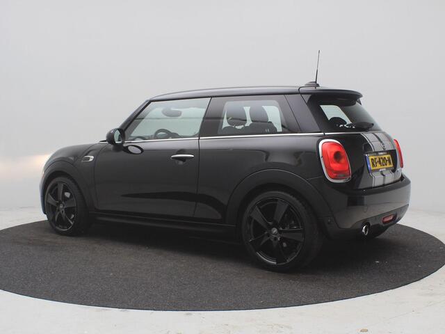Mini John Cooper Works Mini 1.5 Business JCW / Navigatie / Cruise Control / All Seasonbanden / John Cooper Works Uitgevoerd / Airco Climate Control / LMV / Onderhoudshistorie Bekend / NL auto /