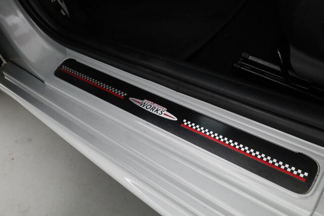Mini John Cooper Works Mini 1.5 Cooper | Orig. NL | S/K-Dak | Harman/Kardon | Cruise | Climate | Nav+CarPlay | PDC | Sfeerverl. V