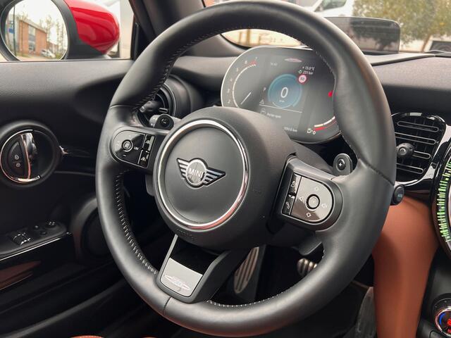 Mini John Cooper Works Mini 2.0 JCW AUT. PANO/CARPLAY/LEDER CHESTER