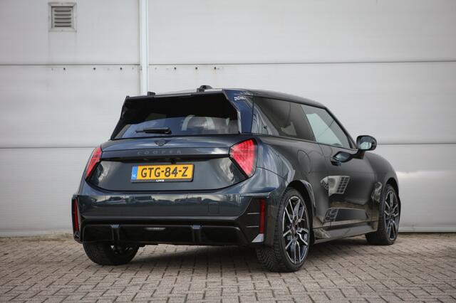 Mini John Cooper Works Mini Co E JCW M 40.7kWh | Pano | BTW | HUD | Sfeerverlichting |