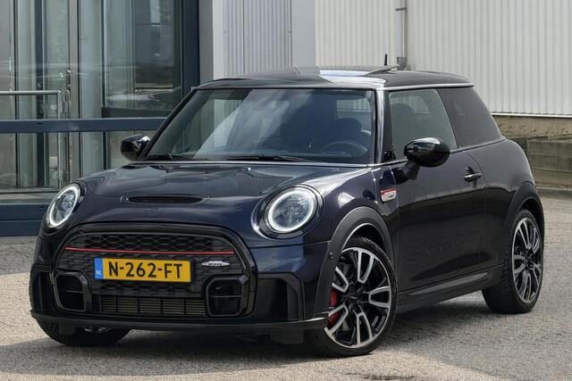 Mini John Cooper Works Mini 2.0 Essential | NL-Auto/Leder/Pano-schuifdak/Camera/