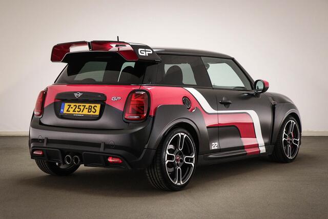 Mini John Cooper Works Mini 2.0 GP Pink Edition | COMFORT PACK | DAB | APPLE | DRAADLOZE LADER | NAVIGATIE