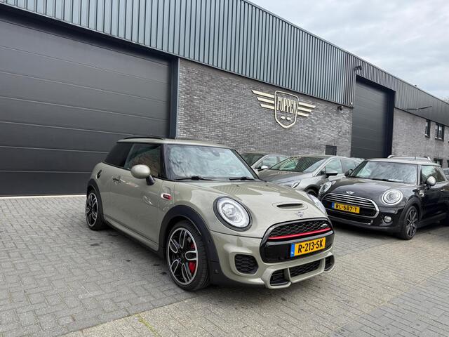 Mini John Cooper Works Mini 2.0 Chili | 1E EIGENAAR | 12MND GARANTIE | 230PK | PANO | ACC | CARPLAY | LED | HEAD-UP | NAVI | DAB |