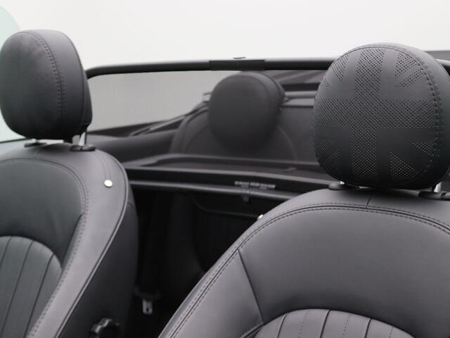 Mini John Cooper Works Cabrio Chili + Park Assistant + Driving Assistant + Harman Kardon + Elektrisch verwarmde voorstoelen + Comfort Access + 18''