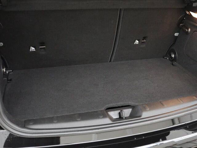 Mini John Cooper Works 1.5 Chili Serious Business | JCW Pack | Stoelverwarming | Head-Up | Sportstoelen | Harman/Kardon | Navigatie | Climate control | Full LED | Parkeerhulp | Cruise control | Half leder | Bluetooth