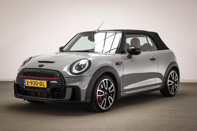 Mini John Cooper Works Mini Cabrio 2.0 JCW Pack | DRIVING ASSISTANT PLUS / CONNECTED NAVIGATION PLUS / COMFORT- PACK | HEAD UP | STUURVERWARMING