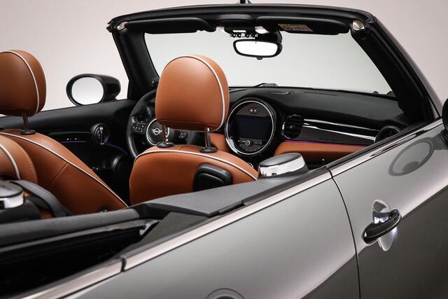 Mini John Cooper Works Mini Cabrio 2.0 JCW Pack | DRIVING ASSISTANT PLUS / CONNECTED NAVIGATION PLUS / COMFORT- PACK | HEAD UP | STUURVERWARMING