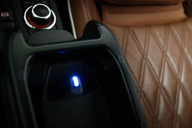 Mini John Cooper Works Mini Cabrio 2.0 JCW Pack | DRIVING ASSISTANT PLUS / CONNECTED NAVIGATION PLUS / COMFORT- PACK | HEAD UP | STUURVERWARMING