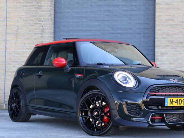 Mini John Cooper Works Mini 2.0 Chili Rebel Green | Harman/Kardon | Pano | HUD | Automaat