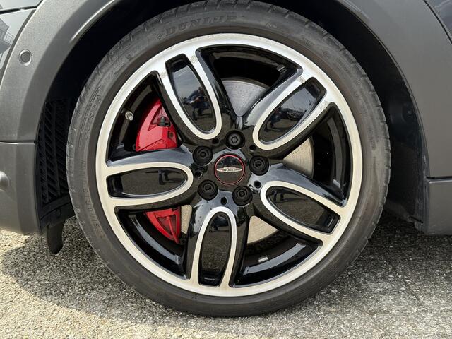 Mini John Cooper Works 3-deurs 2.0 | Chili | 18'' | Panorama | Harman/Kardon | Getint Glas | Head-Up | Camera | Comfort Access | 232 pk
