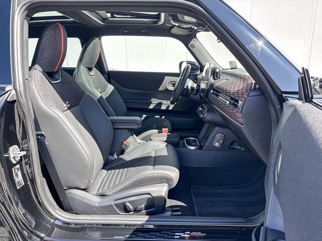 Mini John Cooper Works 3-deurs 2.0 JCW | 18 inch JCW Lap Spoke 2-tone | Opruimingsvoordeel