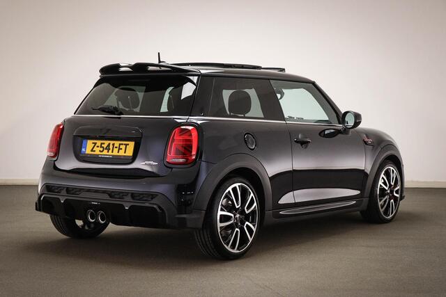 Mini John Cooper Works 3-Deurs 2.0 Classic | PRIMIUM PLUS PACK | MINI YOURS LEDER | PANORAMADAK | HEAD UP | STUURVERWARMING | DRAADLOZE LADER | 18"
