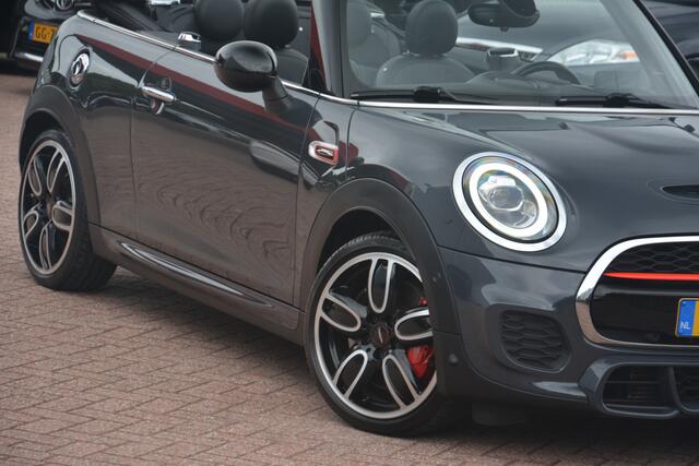 Mini John Cooper Works Cabrio 2.0 Chili | Navigatie | Harman-Kardon | HUD | Keyless | Camera | Leer | Sfeerverlichting | Super uitgevoerde Cooper JCW en keurig onderhouden!!