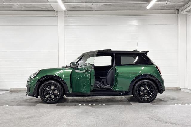 Mini John Cooper Works 3-Deurs C Cooper M | Head-Up Display | Harman/Kardon | Panoramadak | Stuurwielverwarming