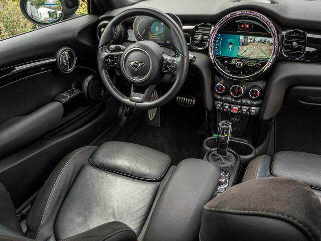 Mini John Cooper Works 3-Deurs 2.0 JCW Pack PANO CAMERA 18 INCH SHADOW LINE ADAP CRUISE