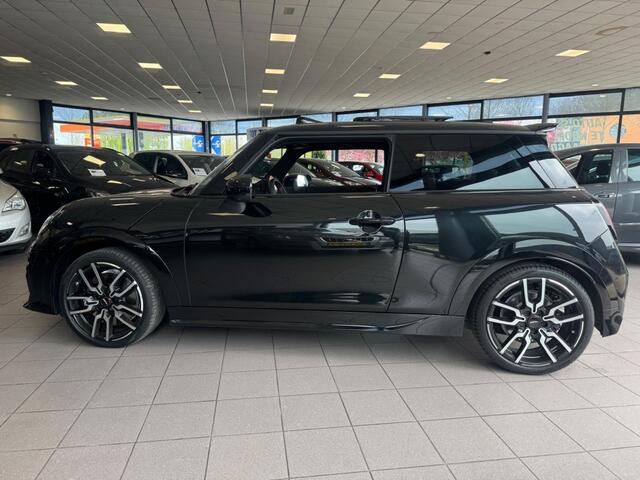 Mini MINI 2.0 Cooper S JCW XL FULL OPTION BJ 2024 !!!