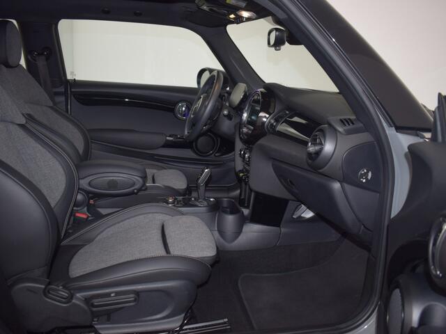 Mini MINI Essential 33 kWh | Camera o Keyless o CarPlay o Stoelverwarming