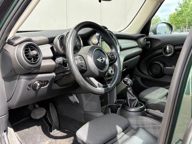 Mini MINI 1.5 Cooper - airco - pano - nap! Automaat - navi -