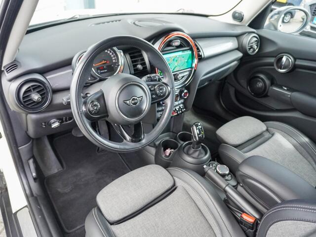 Mini MINI 1.5 Cooper Chili 136 PK Automaat | CarPlay | Keyless | Groot Nav
