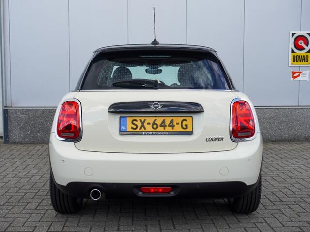 Mini MINI 1.5 Cooper Chili 136 PK Automaat | CarPlay | Keyless | Groot Nav