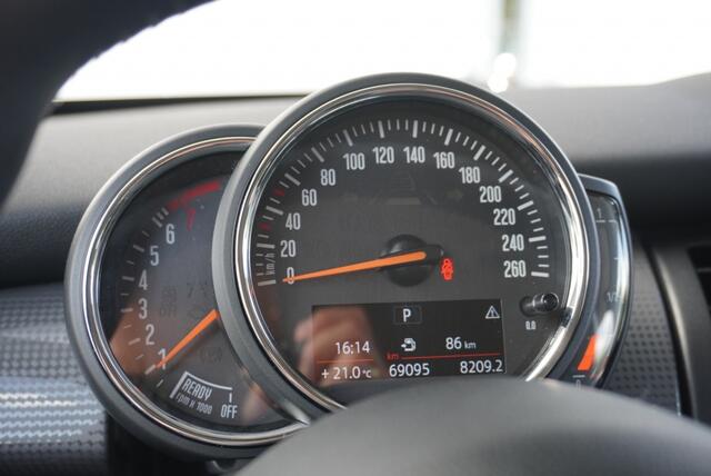 Mini MINI 1.5 Cooper Chili 136 PK Automaat | CarPlay | Keyless | Groot Nav