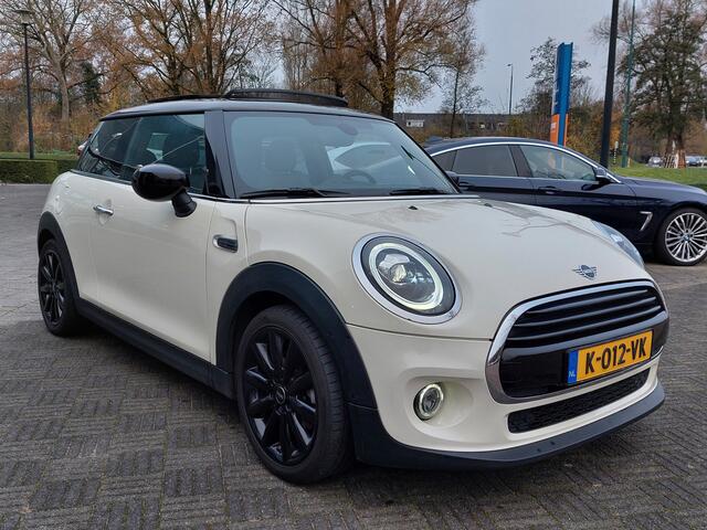 Mini MINI 1.5 136pk Cooper Chili | Navi | Apple Carplay+Android Auto | Clima | Cruise | Panorama Schuifdak | Lederen Bekleding | Led Koplampen | Keyless Entry | Pdc | Privacy Glass | 17''lm