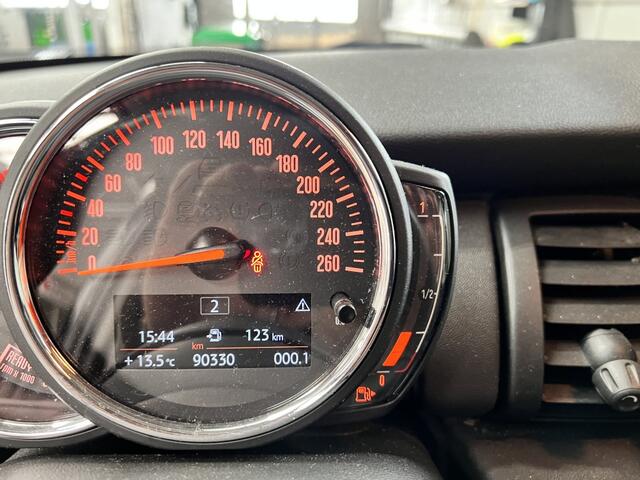 Mini MINI 5-deurs 1.5 Business Edition Cruise Clima Navi BT Tel PDC