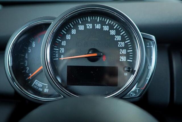 Mini MINI 1.5 Chili / Aut / Navi / Clima / Cruise / LED / Facelift