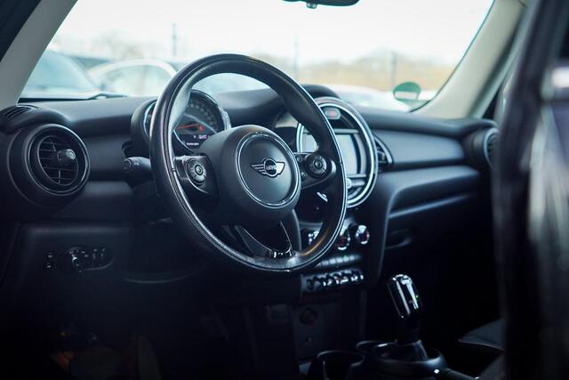 Mini MINI 1.5 Chili / Aut / Navi / Clima / Cruise / LED / Facelift