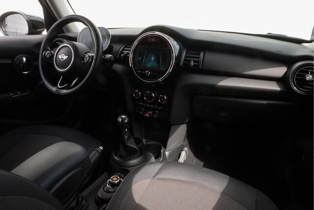 Mini MINI 1.5 Business Edition Navigatie/ Climate control/ Armsteun/ Carplay/ Dab/ Cruise control/ Lmv